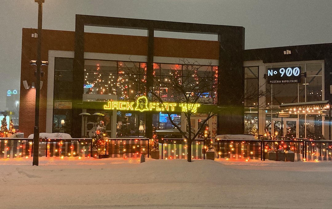 Beautiful Christmas Lighting Installation for Restaurants in Laval