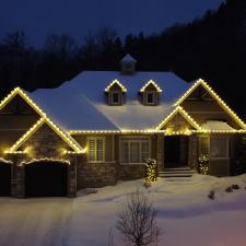 Best-Christmas-light-installation-in-St-Sauveur 6