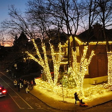 Christmas-Lighting-Installation-in-Montreal-The-Canadian-Tire-Christmas-Home 6