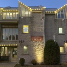 Christmas-lights-installation-on-a-commercial-building-in-Terrebonne-1 2