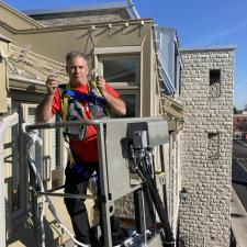 Christmas-lights-installation-on-a-commercial-building-in-Terrebonne-1 4