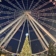 The-Christmas-tree-at-La-Grande-Roue-de-Montral 3