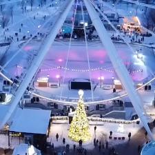 The-Christmas-tree-at-La-Grande-Roue-de-Montral 12